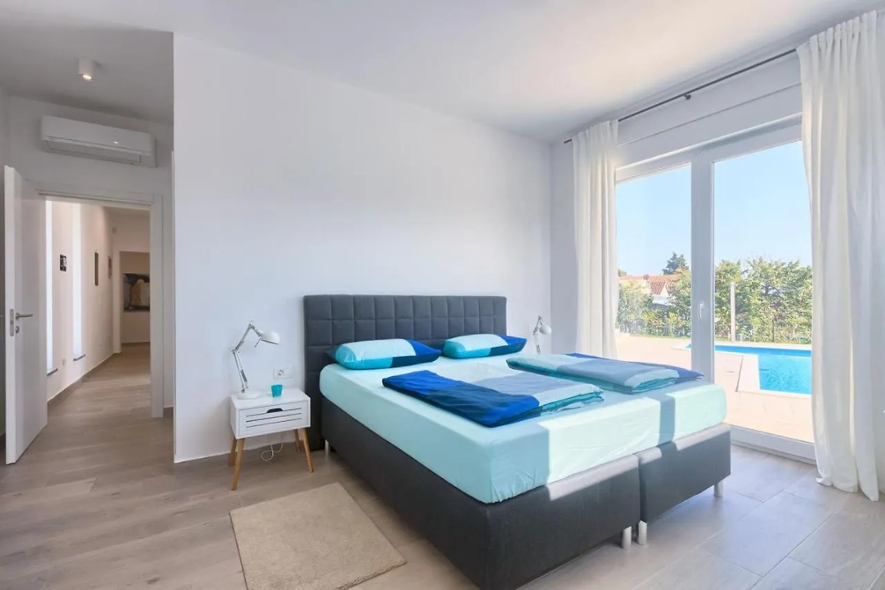 Aura Villa Pula 0*,  Croatia
